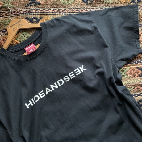 HIDEANDSEEK 90s Logo S/S Tee-E