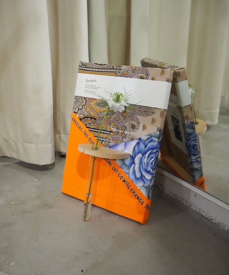 Wall vase #105
