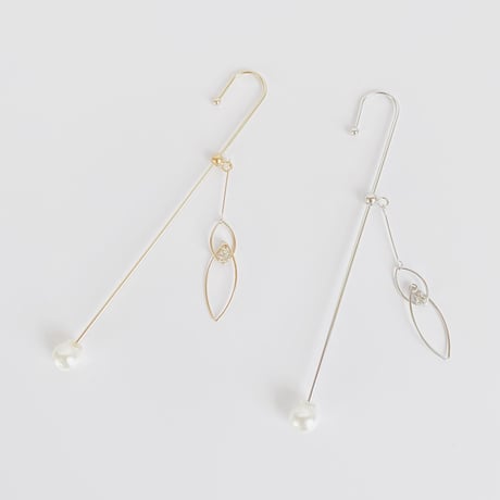 クリスタルマーキスチャームラップピアス