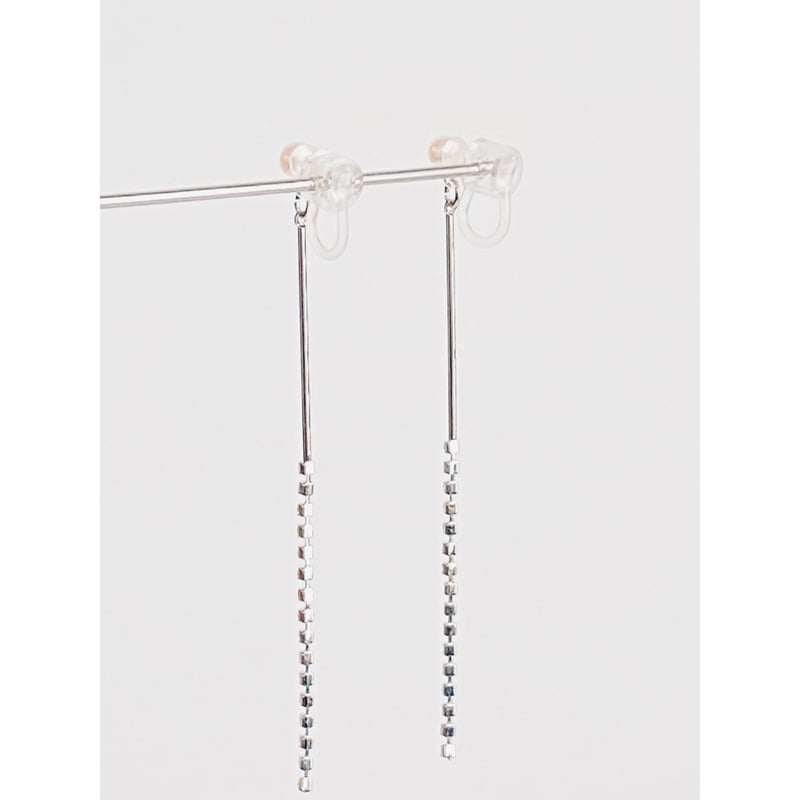 クリスタルラインパールイヤリング | Kaava HELMI