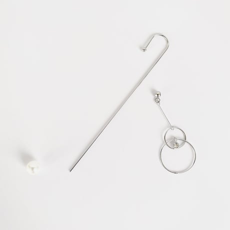 クリスタルサークルチャームラップピアス