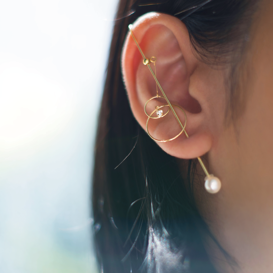 クリスタルマーキスチャームラップピアス | Kaava HELMI