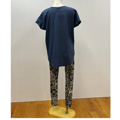 1140  ROUND TEE  SOUTHERN FLAVOR