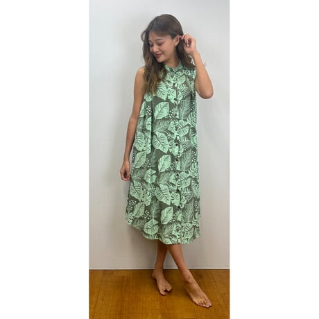 9518  BUTTON ONEPIECE
