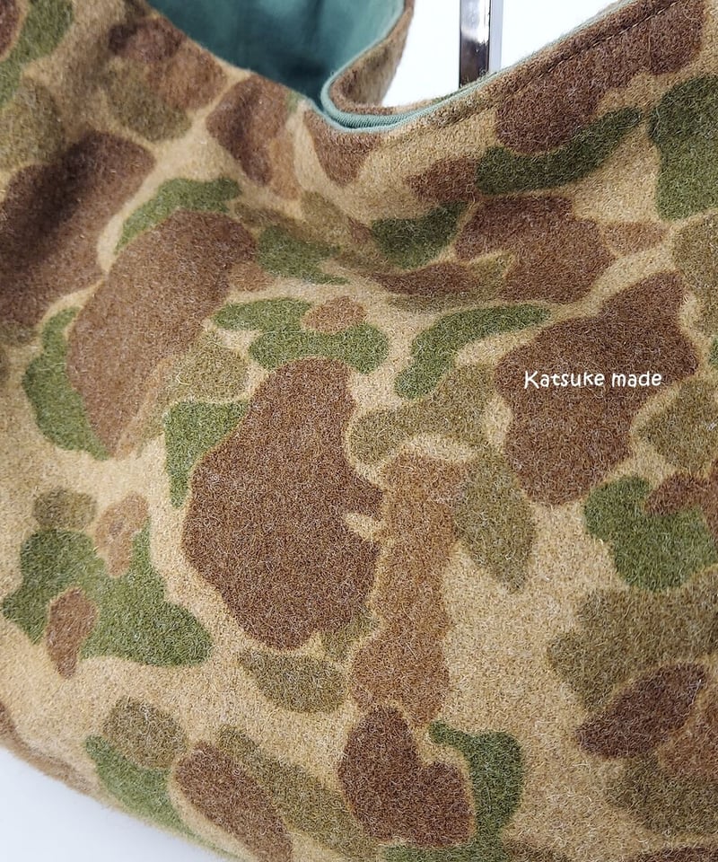 ダックカモのウール風素材のワンショルダー大 | Katsuke made ONLINE STORE