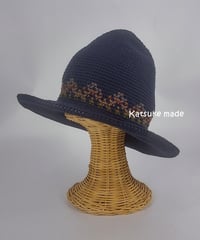 コットンのハット   つばの近くに柄あり④