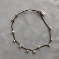 Random pearls choker