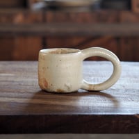 壷田　和宏　亜矢　マグカップ　白　b