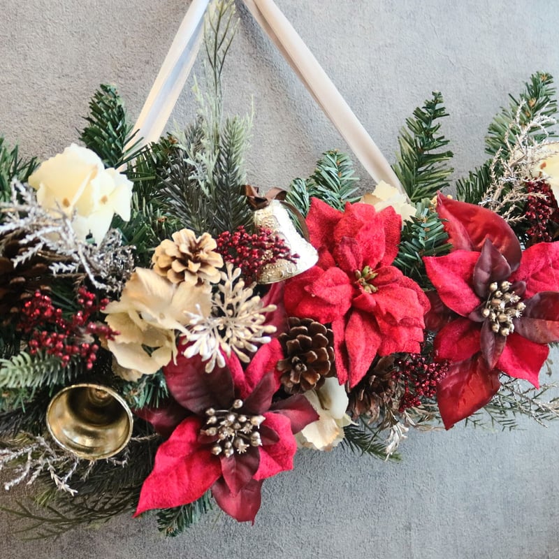 スエードポインセチアの大きなクレッセントリース〜Crescent