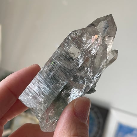 マニハール水晶（クローライト共生）