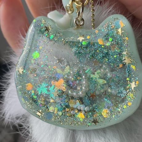 ねこちゃんシャカシャカふわふわキーホルダー （くすみグリーン）