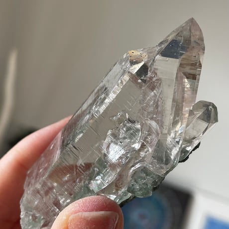 マニハール水晶（クローライト共生）