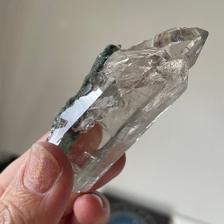 マニハール水晶（クローライト共生）