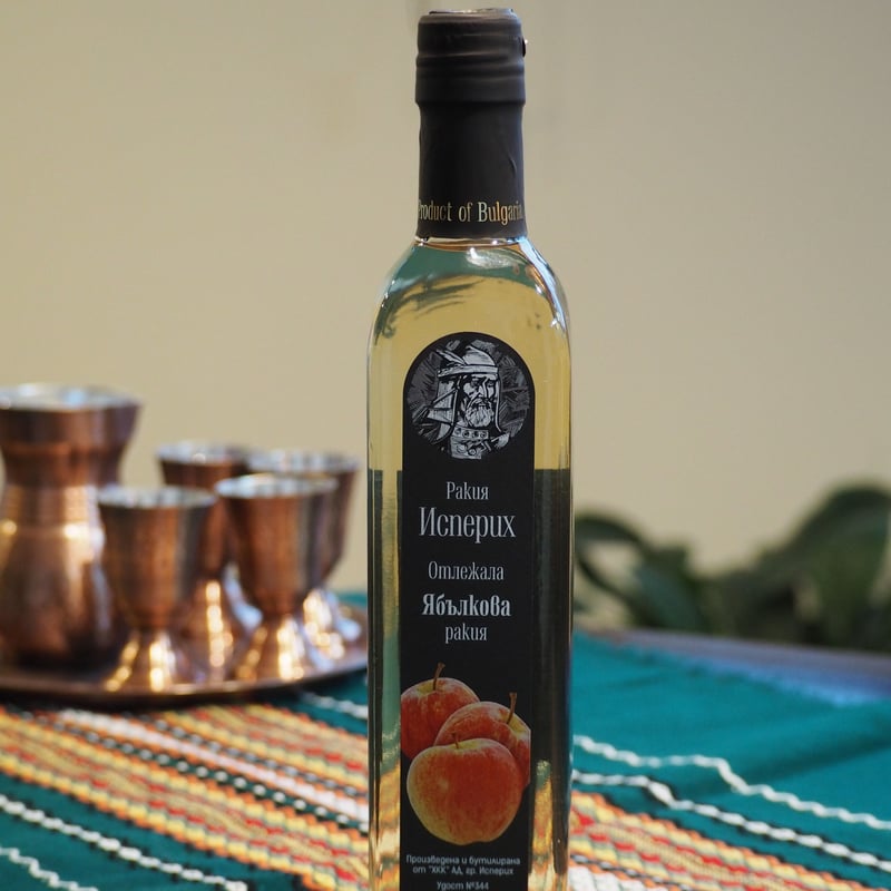 イスペリフ アップルラキヤ | ラキヤ専門店 ナズドラーヴェ（Наздраве!）