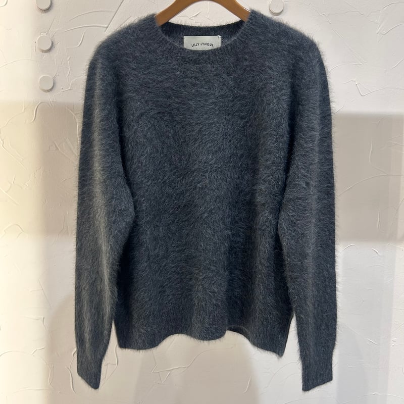 LILLY LYNQUE】 フォックスカシミヤ クルーネックトップス #Charcoal |