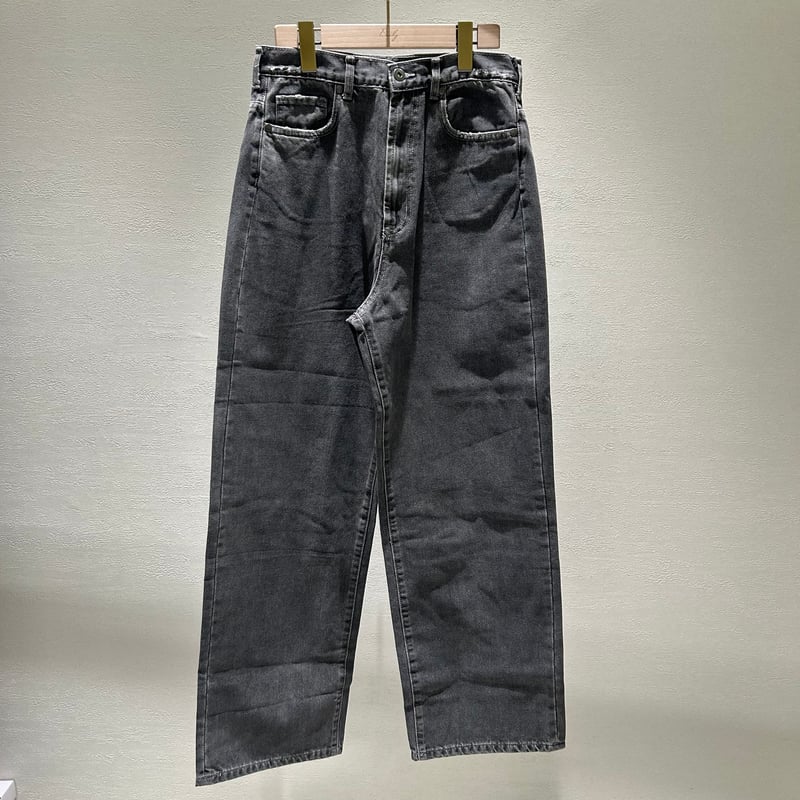 BURBERRY(バーバリー) ストレートデニムパンツ ブラック FQA30‐350 Burberry 　ストレートデニム