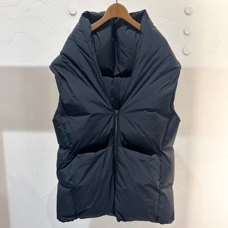   ネイビー ダウンベスト【緊急値下げ！即決大歓迎】 HERBIER】ストールライクダウンベスト＃Black | Daily9 (デイリーナイン)