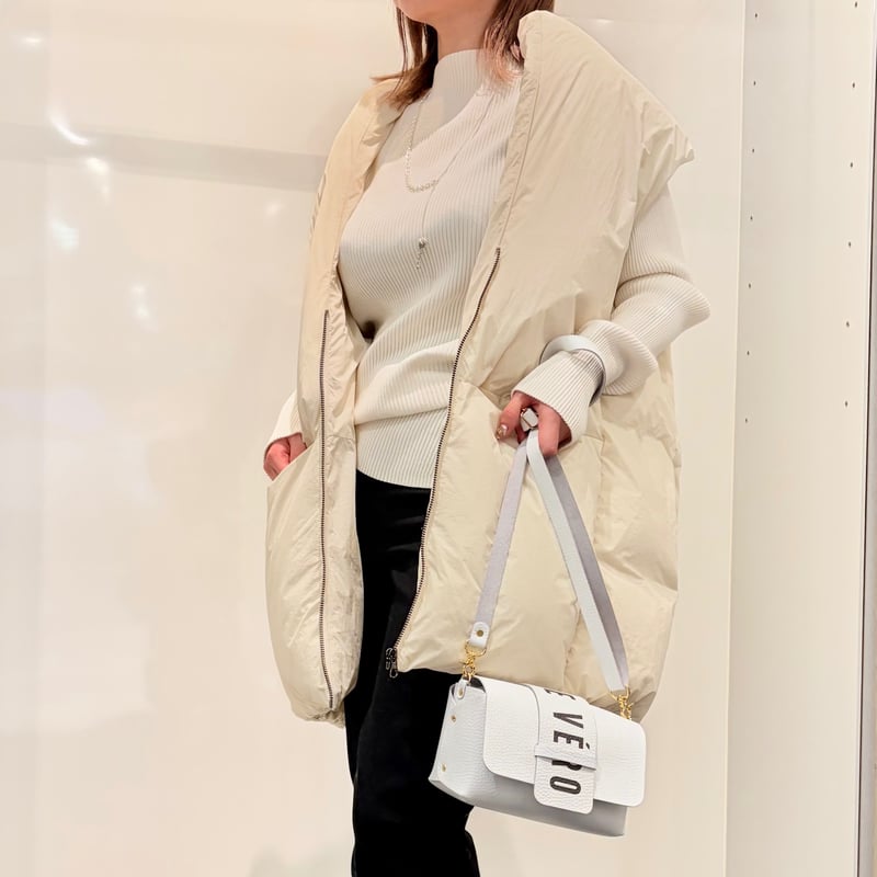 【美品】45R ムートン切替デザイン ダウンベスト アイボリー サイズ1 HERBIER】ストールライクダウンベスト＃Ivory | Daily9 (デイリーナイン)