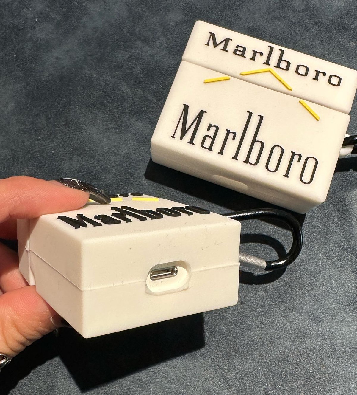 Marlboro コレクターズアイテム 専用ケース付き Marlboro AirPodsケース | RICO