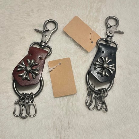 再入荷))クロスモチーフカラビナ