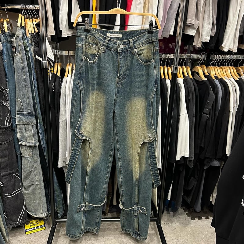 roberto cavalli ロベルトカヴァリ 総柄デニムテーパードパンツ　M roberto cavalli ロベルトカヴァリ 総柄デニムテーパードパンツ