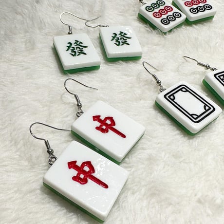 再入荷))麻雀牌ピアス