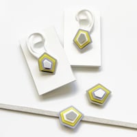 イヤリング/ピアス <contour 5 /コンター 5 >イエロー×グレー
