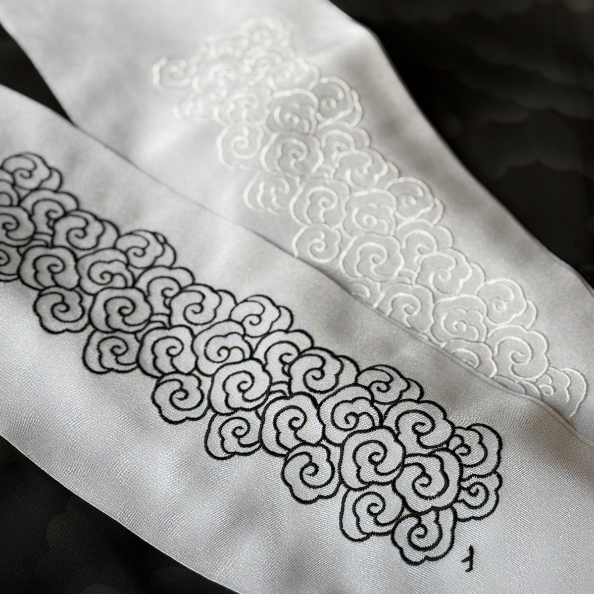 刺繍半衿 【雲】 | AIRPORT LOUNGE