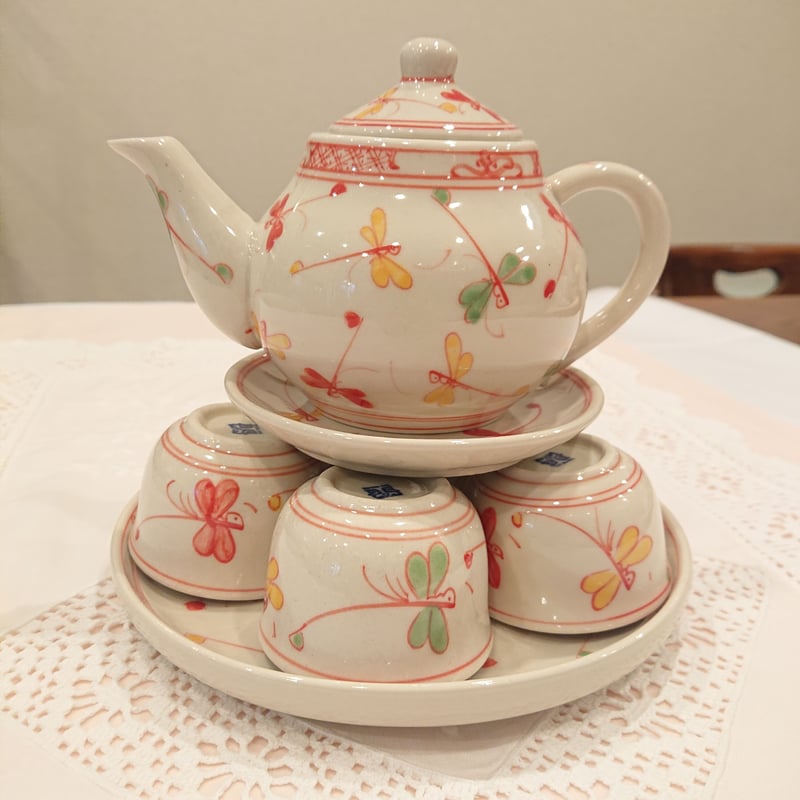 バッチャン焼食器セット ベトナム バッチャン焼き 茶器セット 青に赤い菊の花 | Ethnic Tea Salon