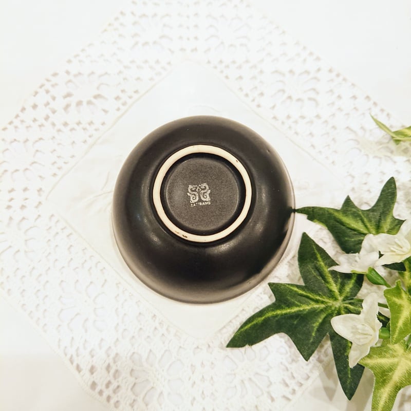 バッチャン焼き 小椀皿 菊柄 茶色に赤 2個セット | Ethnic Tea Salon