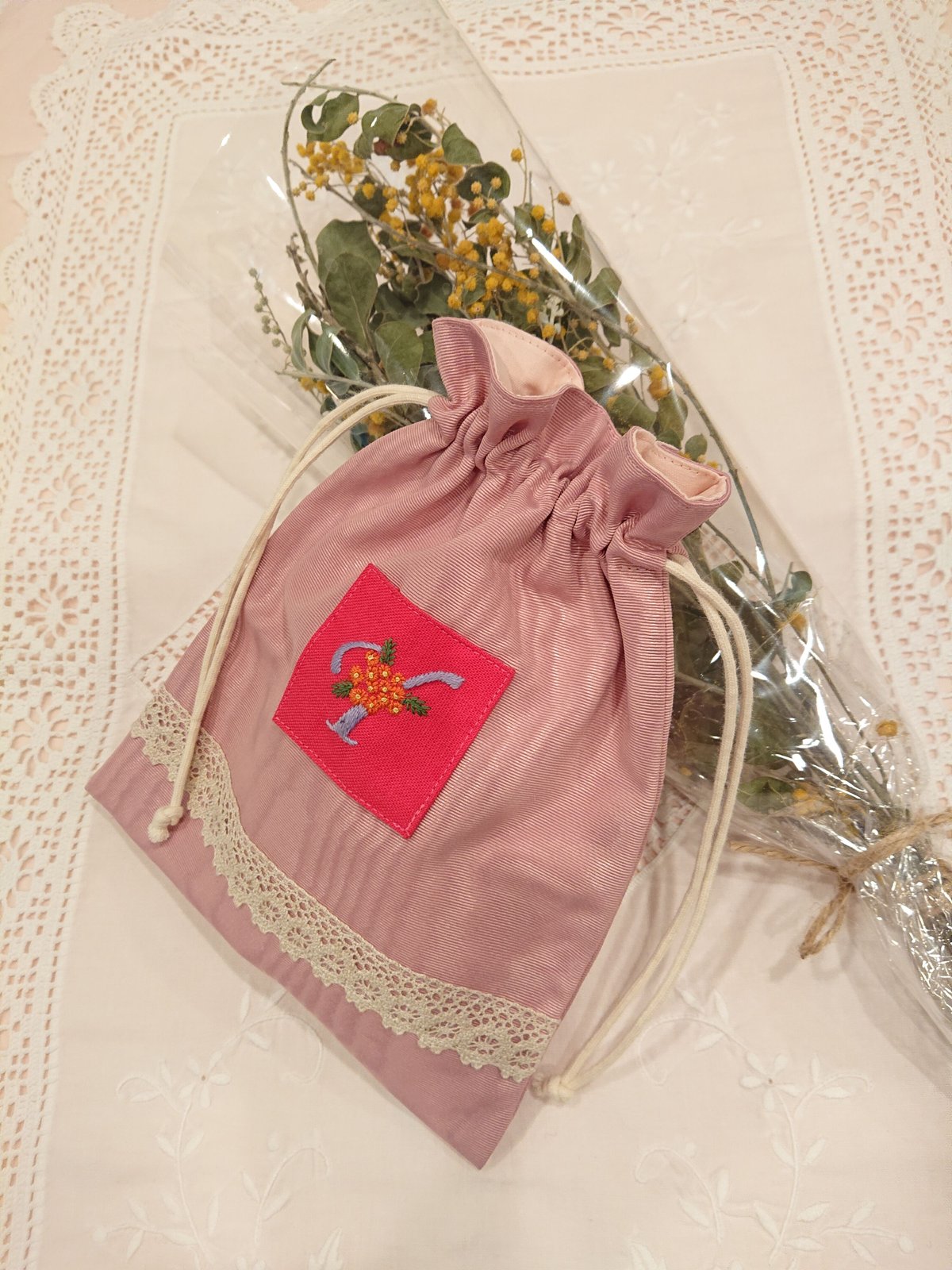 手刺繍イニシャルY 巾着 | Ethnic Tea Salon