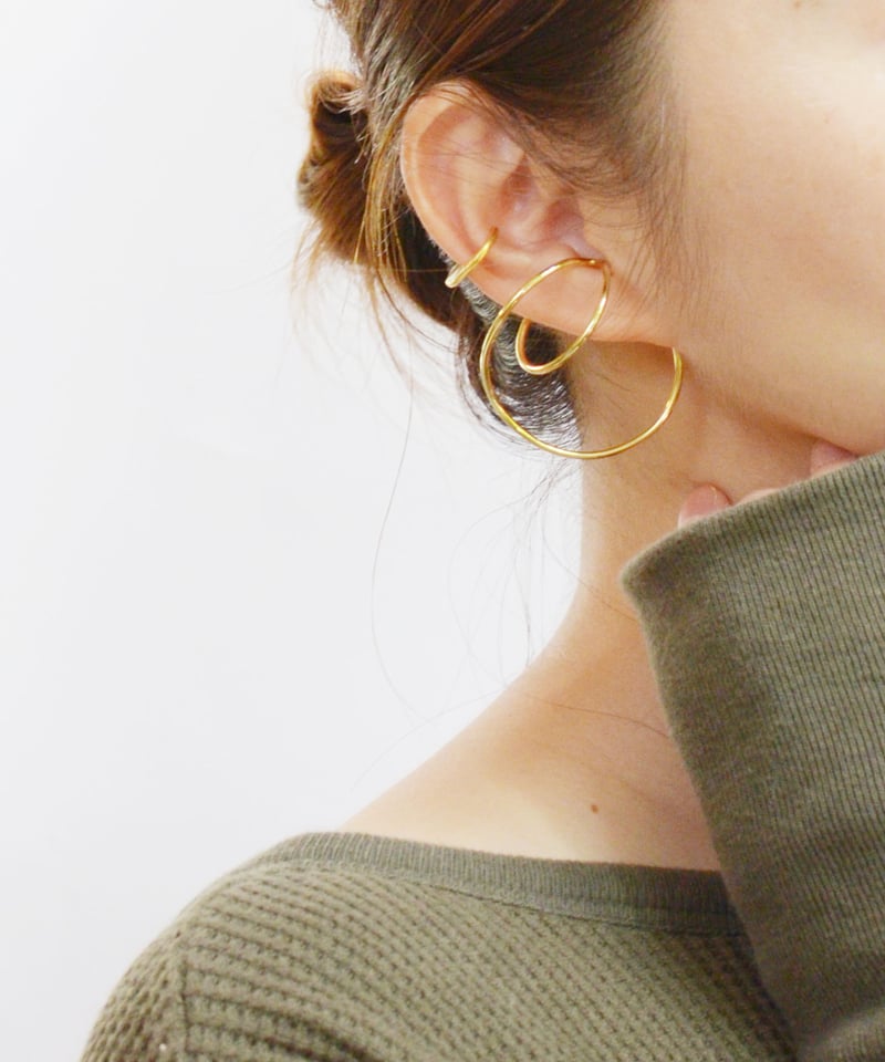 in mood /インムード】CURVE:カーブイヤーカフ（ゴールド） | THEEN