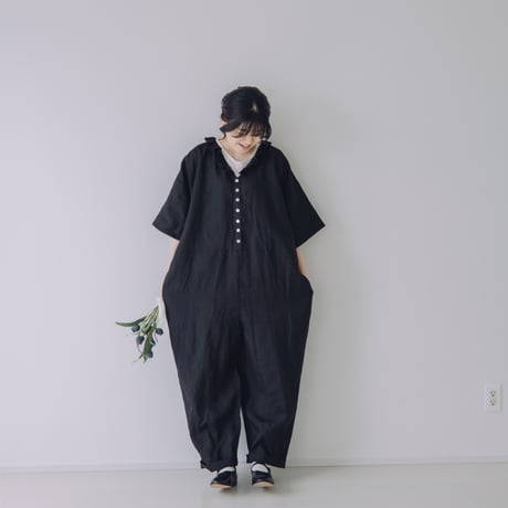 Vあきフリルのオールインワン  /  シーチングlinen  BK