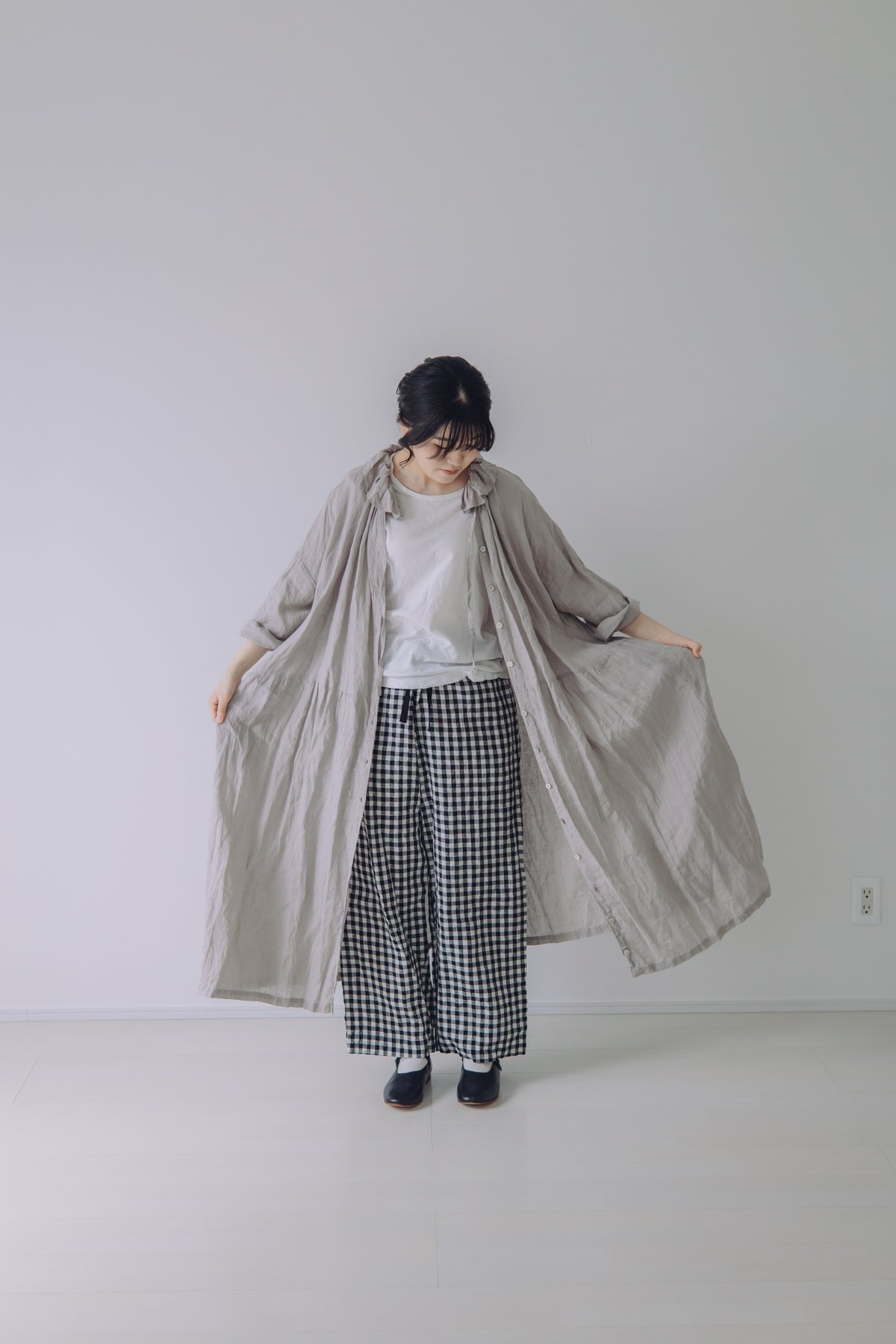 P.R.PATTERSONコートLight Grey × Greyリネンコットン 花びら襟ロングコート / フレンチリネン / GRY | Momono-hana