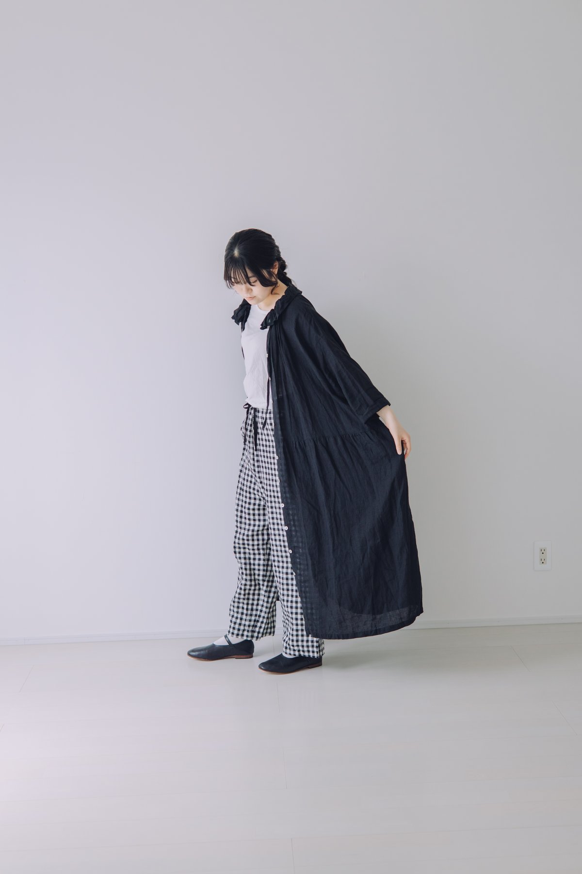 花びら襟ロングコート / フレンチリネン BK | Momono-hana