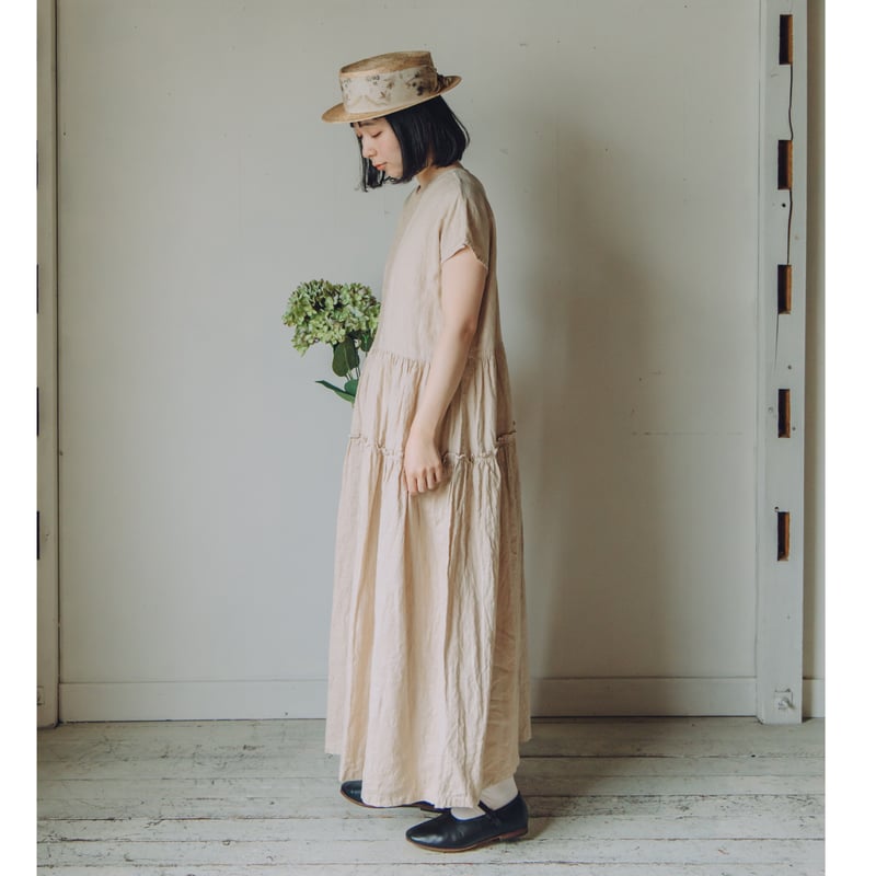 センターレースのワンピース / 手染 サンド | Momono-hana