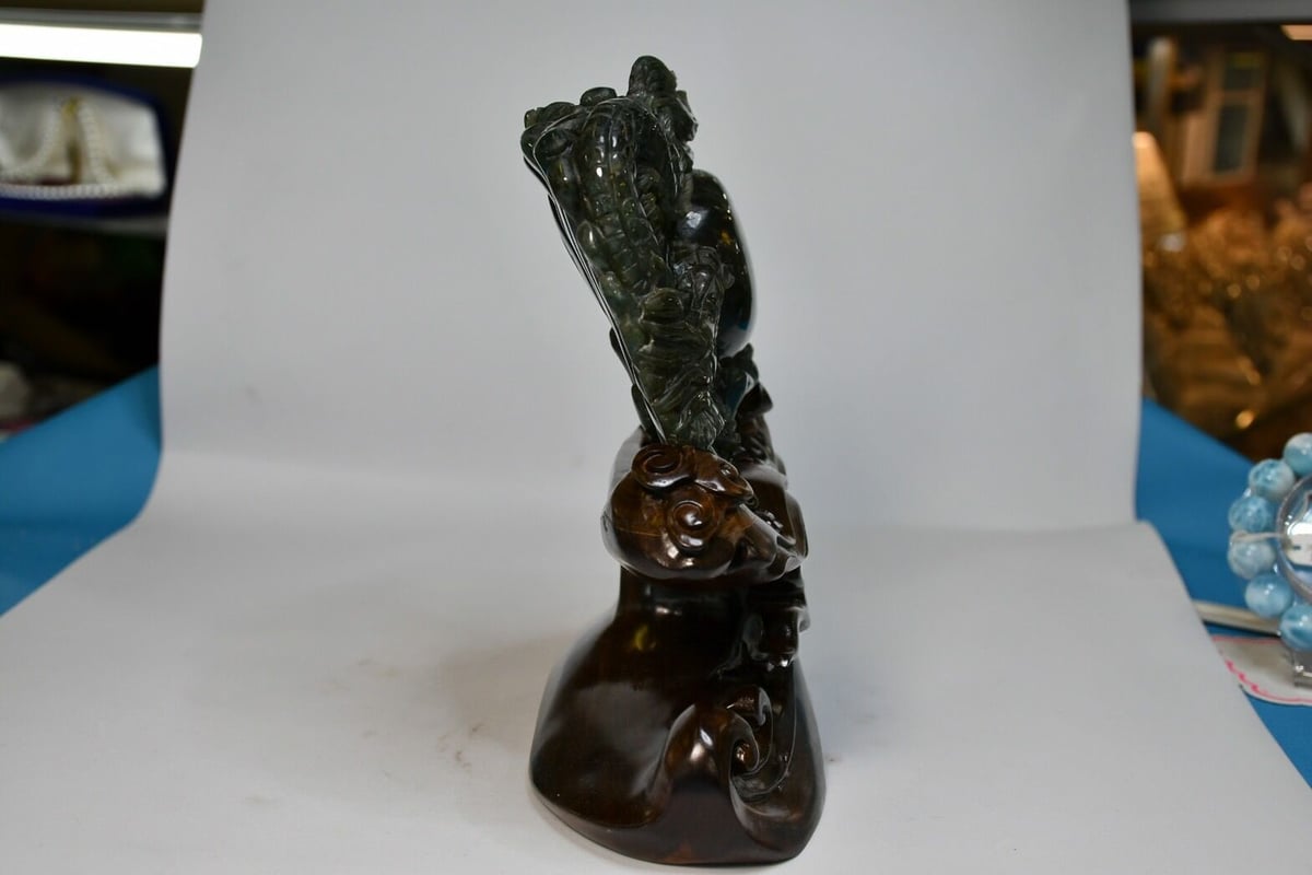 神秘的で大迫力】ラブラドライトの龍彫刻（木製台付き） | 那須