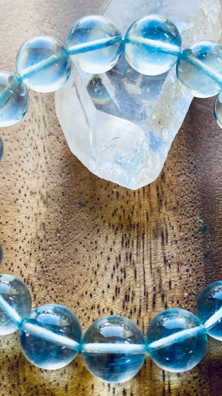 最高級品質】海の精霊の宝物 極上クリアーアクアマリンのブレス 最高級品質】海の精霊の宝物 極上クリアーアクアマリンのブレス