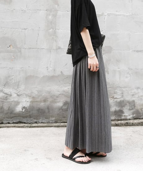long pleated skirt (2 colors)