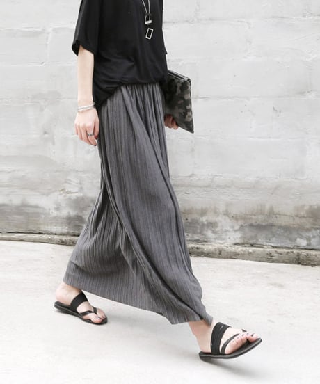 long pleated skirt (2 colors)