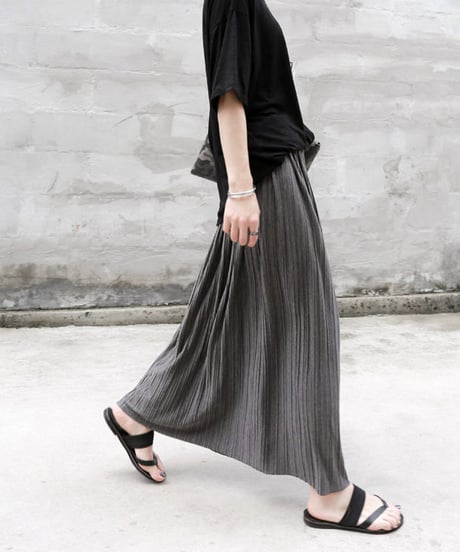 long pleated skirt (2 colors)
