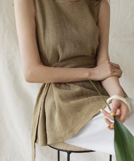 sleeveless cut-and-sewm with belt (2 colors)