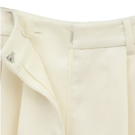 CLANE クラネ “FRONT SLIT TUCK SKIRT” フロントスリットタックスカート