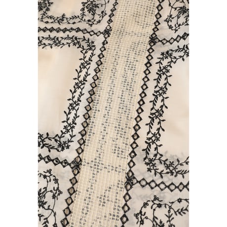 CLANE クラネ “EMBROIDERY LACE BOX SHIRTS” エンブロイダリーレースボックスシャツ