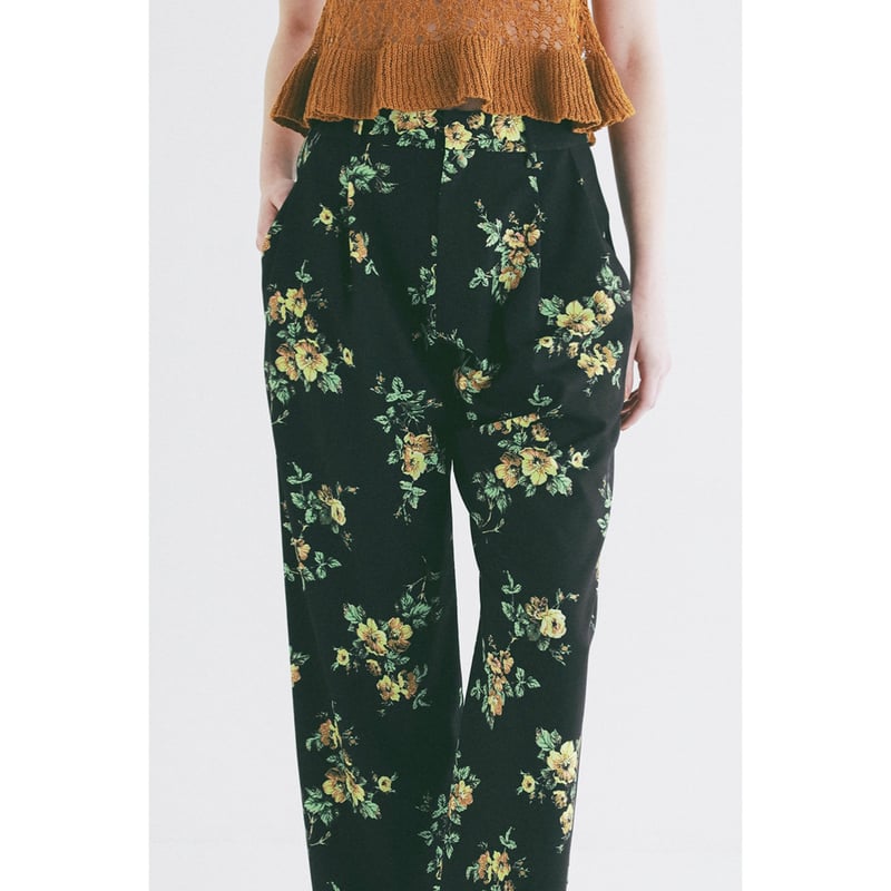 CLANE クラネ ”FLOWER TUCK PANTS” フラワータックパンツ | t / wo