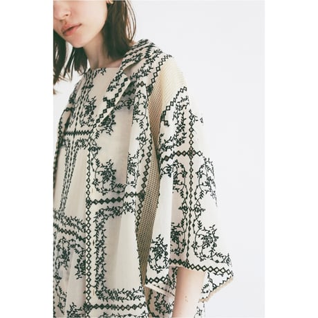 CLANE クラネ “EMBROIDERY LACE BOX SHIRTS” エンブロイダリーレースボックスシャツ