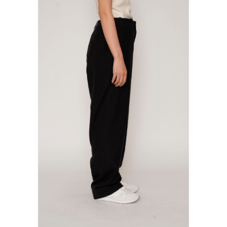 MY___ マイ “WOOL SILK PINSTRIPED TROUSERS” ウールシルクピンストライプトラウザーズ