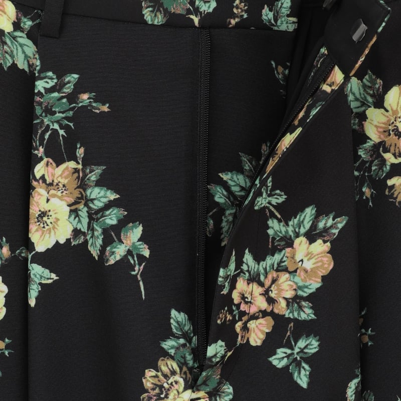 CLANE クラネ ”FLOWER TUCK PANTS” フラワータックパンツ | t / wo