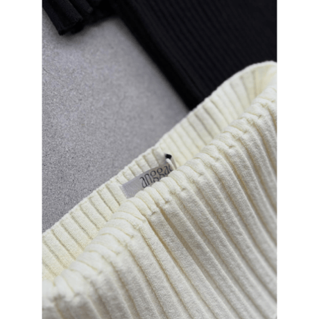 ANGGAE アンゲ “OFF SHOULDER RIB TOP” オフショルダーリブトップ