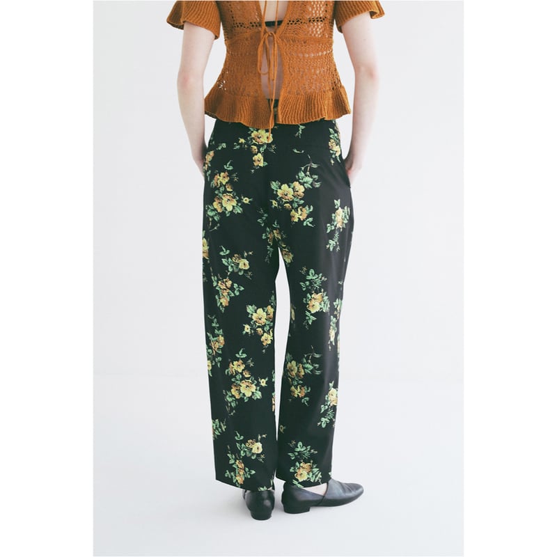 CLANE クラネ ”FLOWER TUCK PANTS” フラワータックパンツ | t / wo
